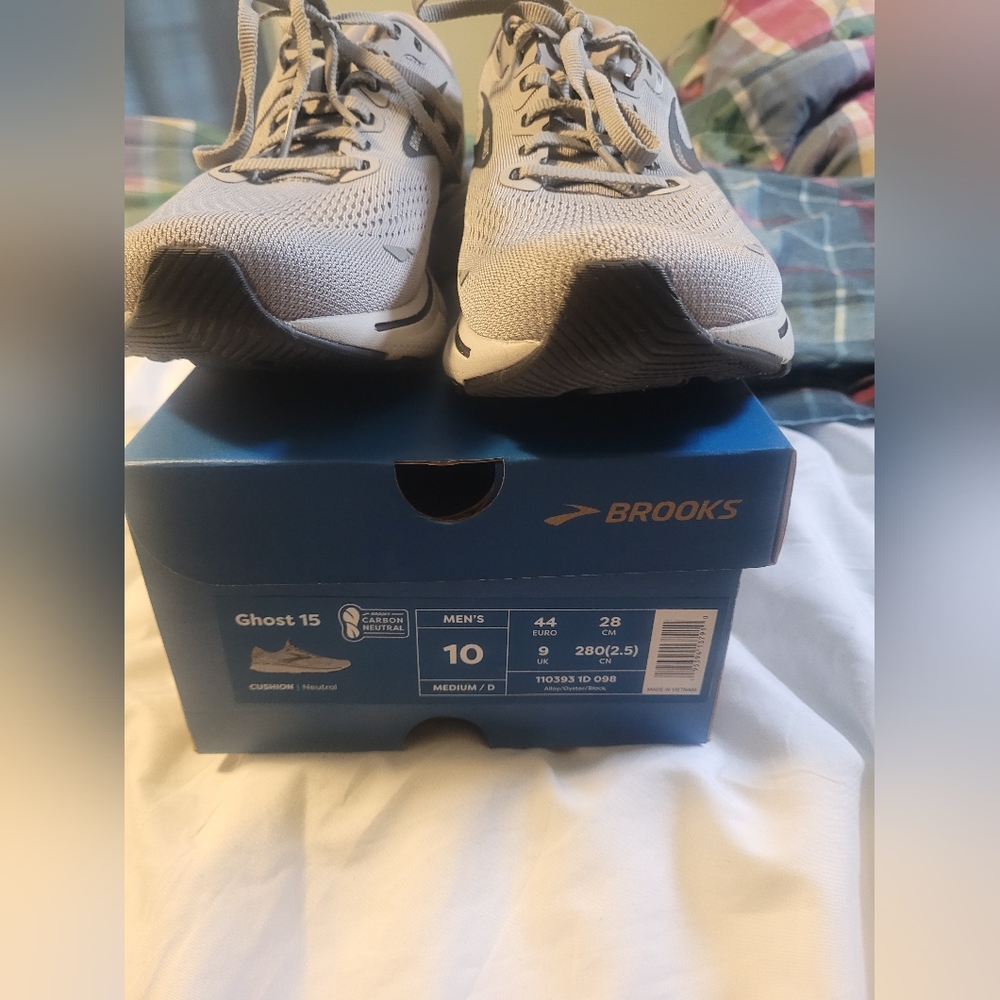 Mens Brooks Ghost 15 size 10D (New with Box)